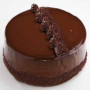Göz Nuru İle Hazırlanan 6–9 Kişilik Çikolatalı Yaş Pasta